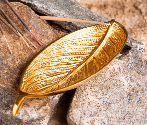 Räucherstäbchenhalter Blatt, goldvergoldet aus Weißmetall